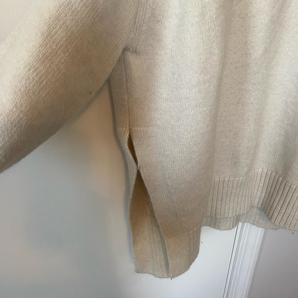 H&M cream turtleneck sweater size women’s small - Picture 3 of 9